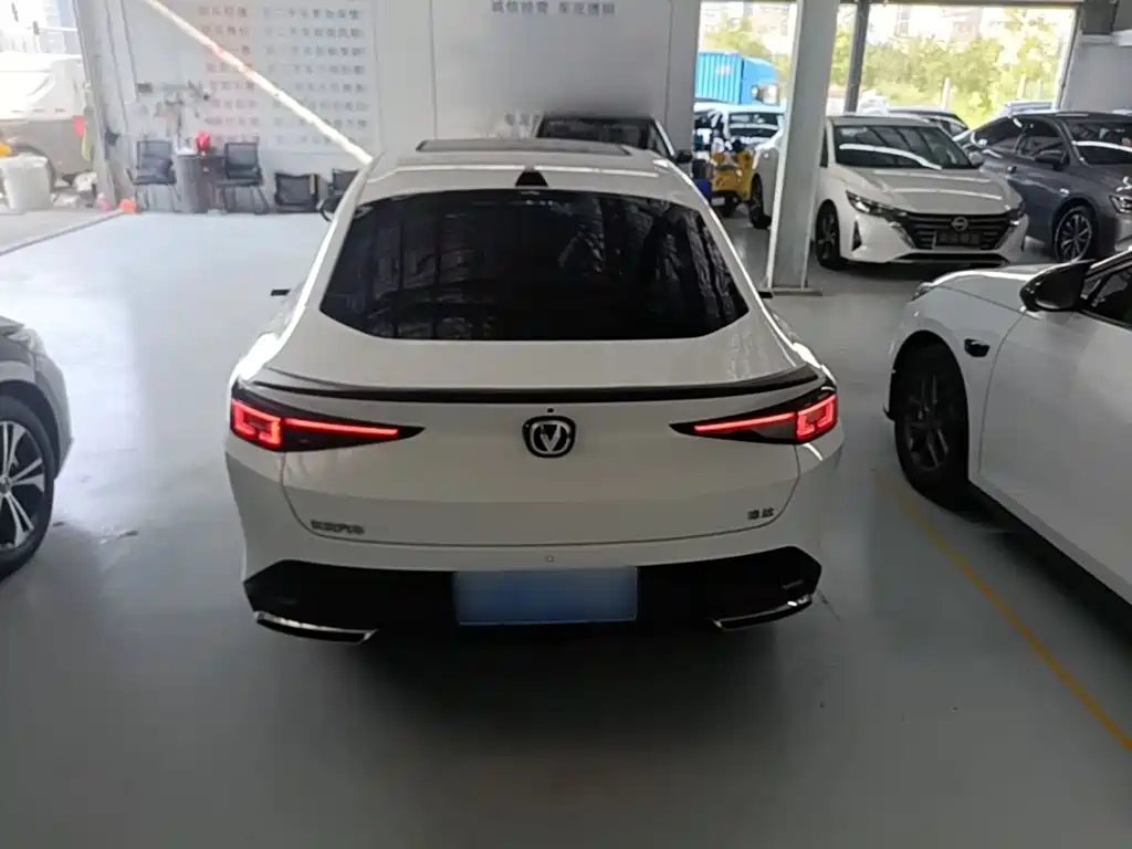 Changan Yida — миниатюра 6