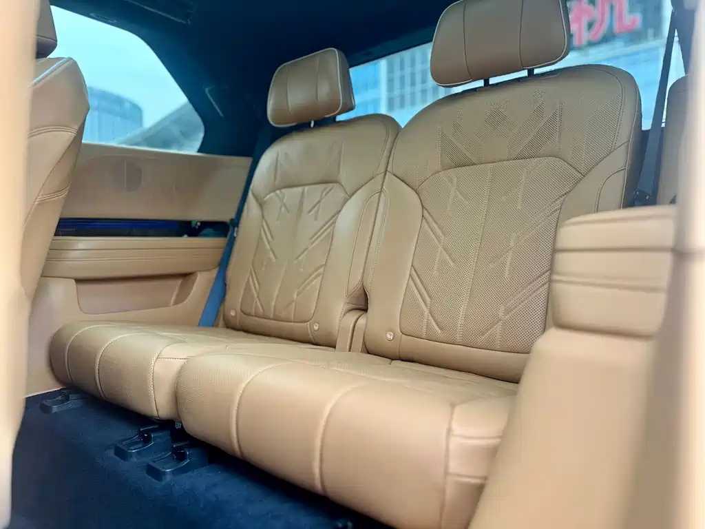 Zeekr 9X 2025 Hyper 70kWh мест