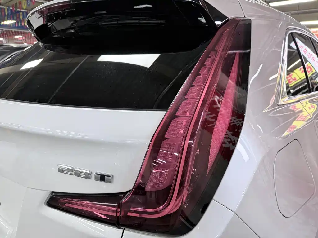 Cadillac XT4 - фото 19