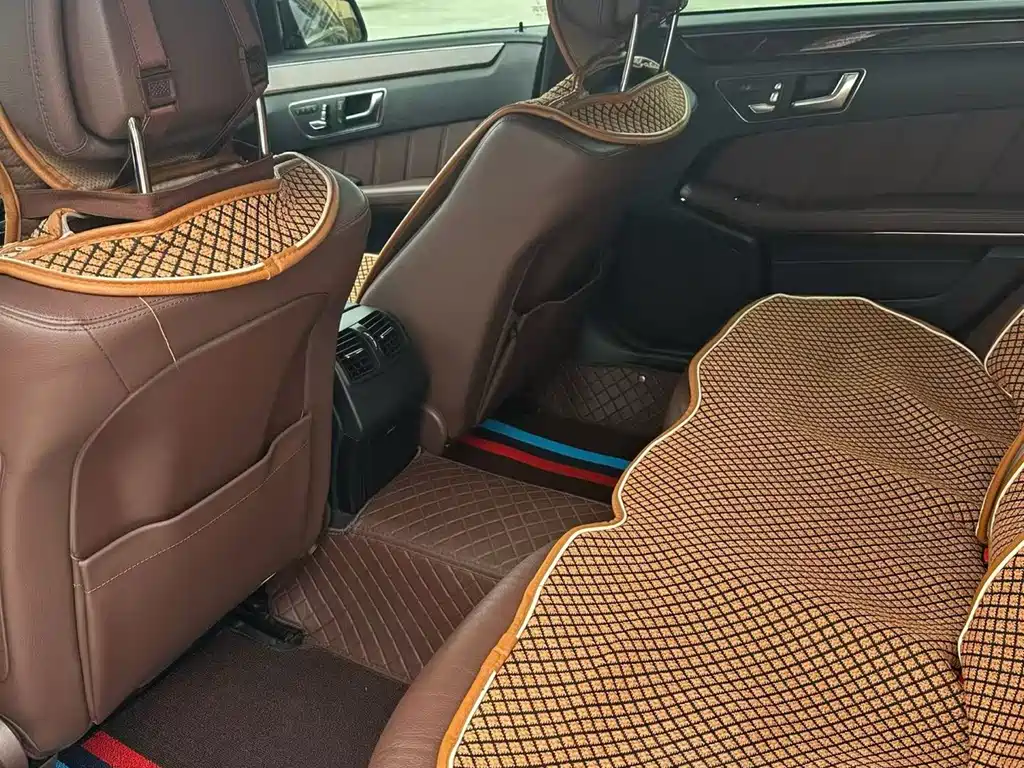 Mercedes-Benz E-Class — миниатюра 8