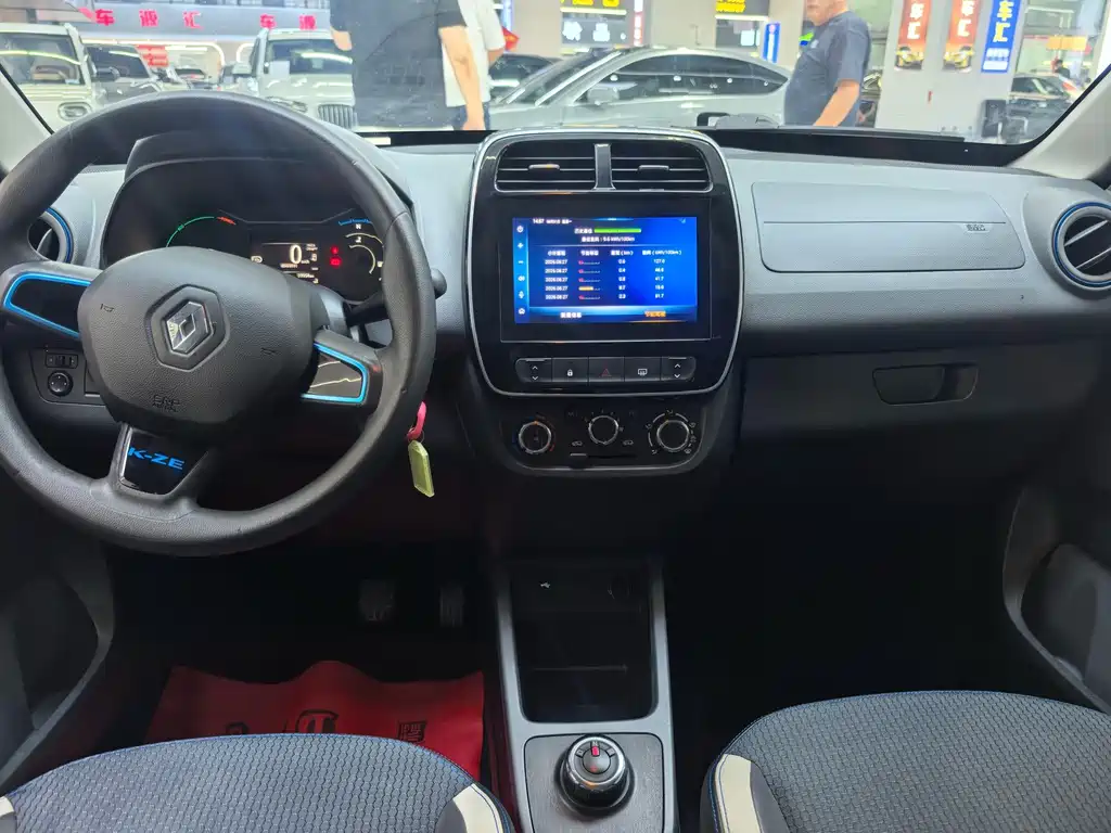 Renault City K-ZE — миниатюра 12