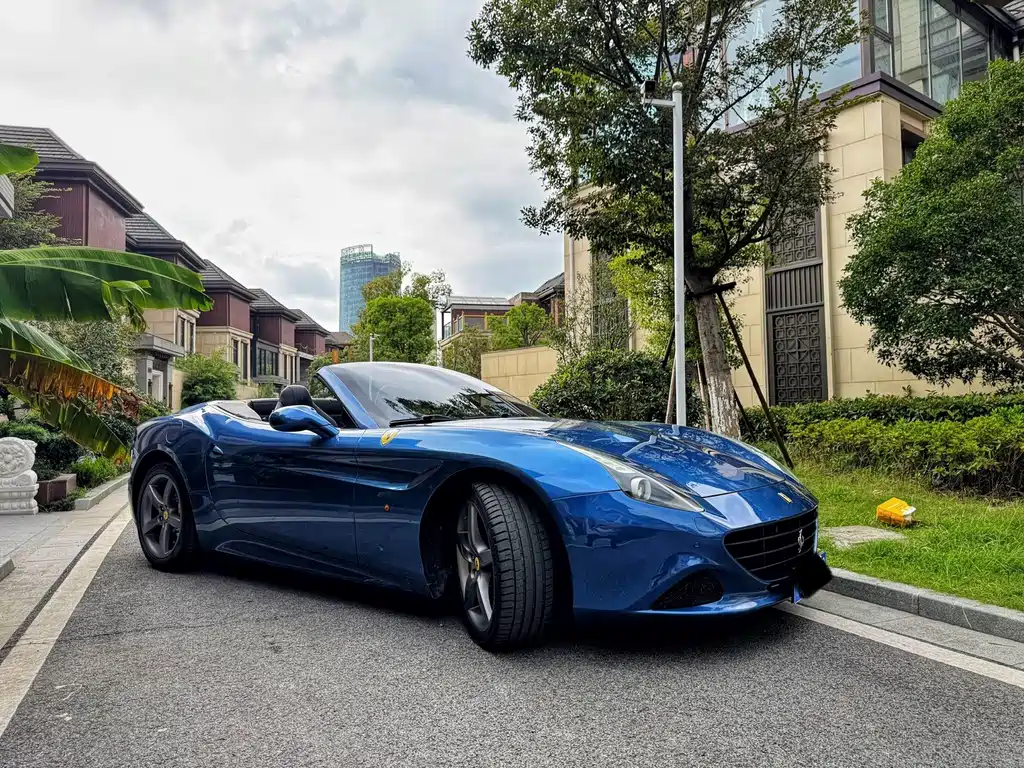 Ferrari California T — миниатюра 3