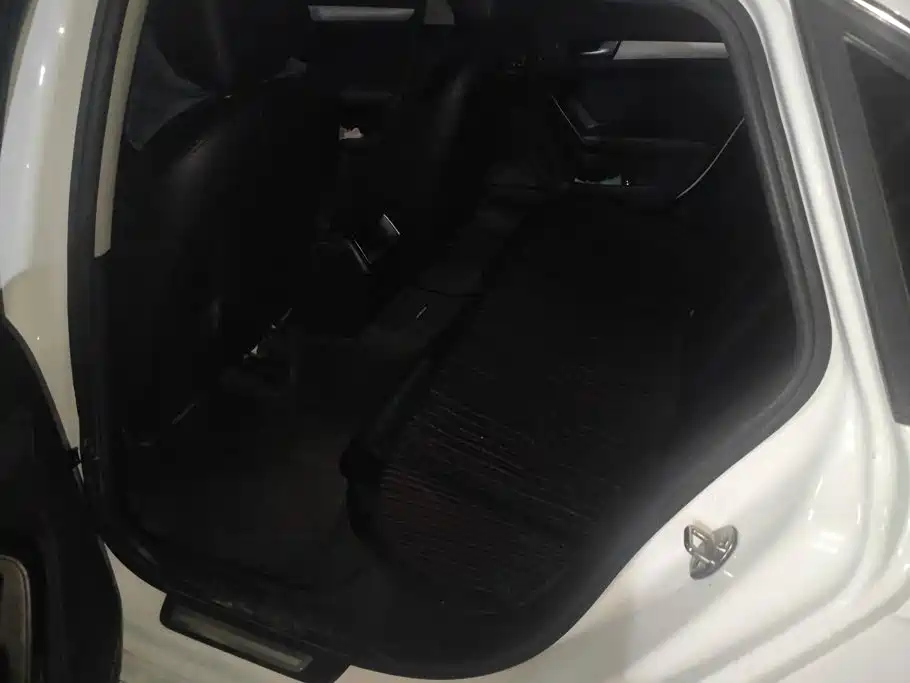 Audi A4L — миниатюра 11