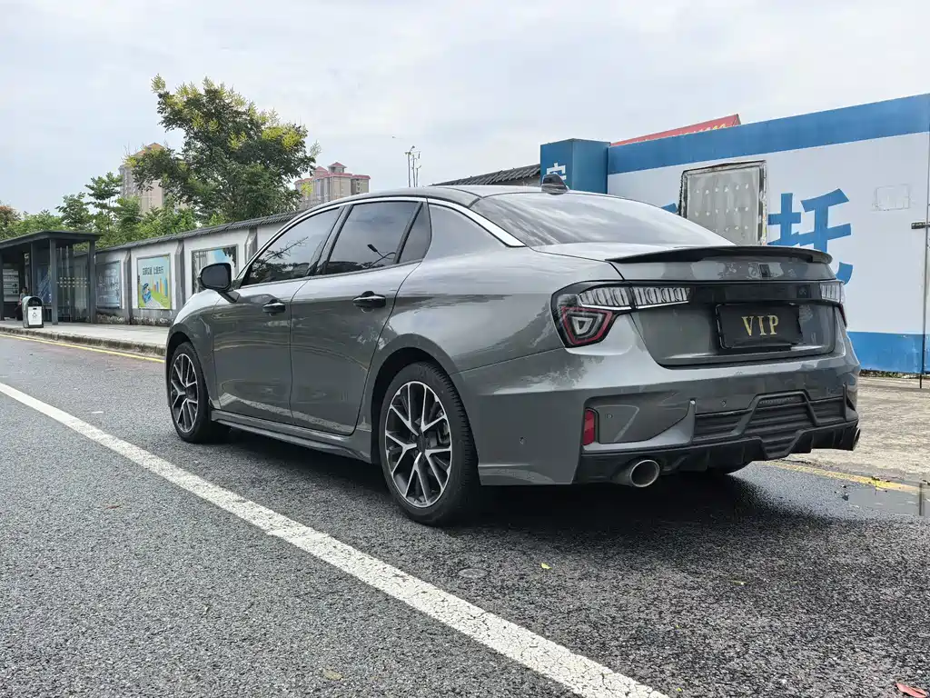 Lynk & Co 03 — миниатюра 7