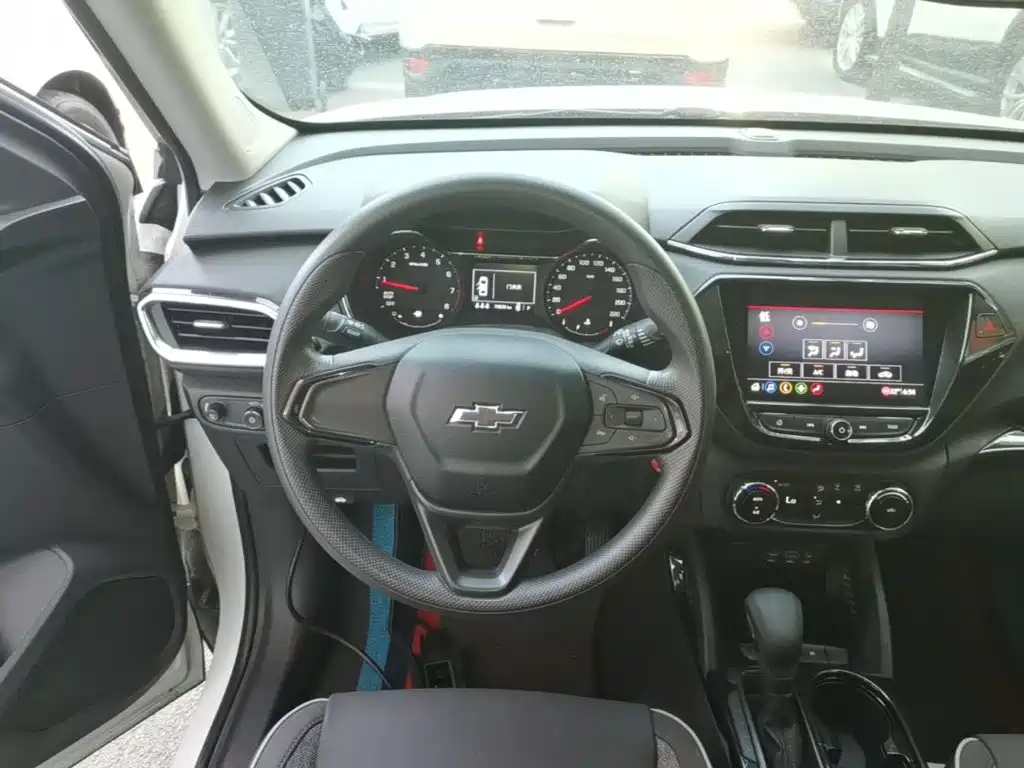 Chevrolet Tracker — миниатюра 11