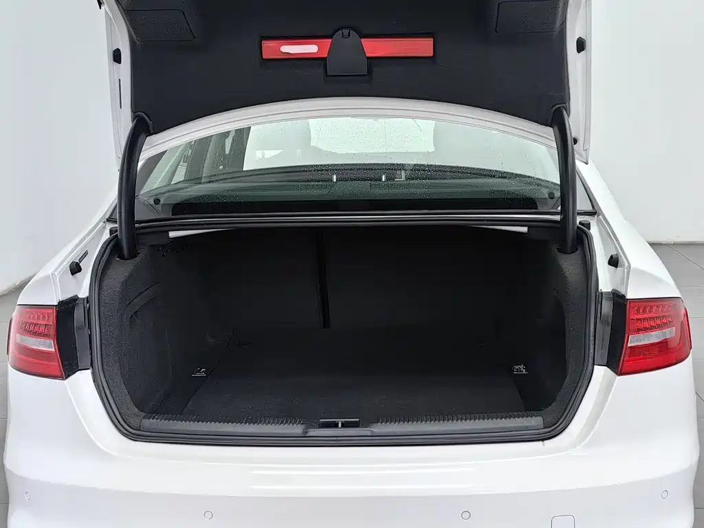 Audi A4L — миниатюра 16