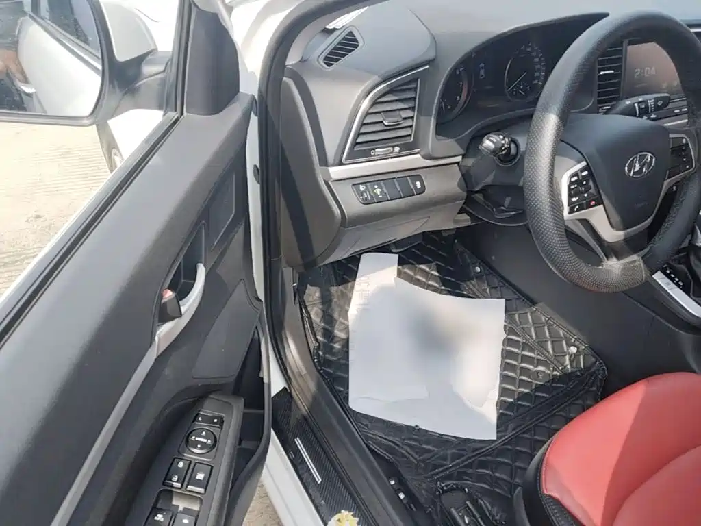 Hyundai Elantra — миниатюра 16