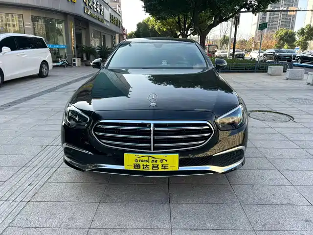 MERCEDES BENZ E CLASS