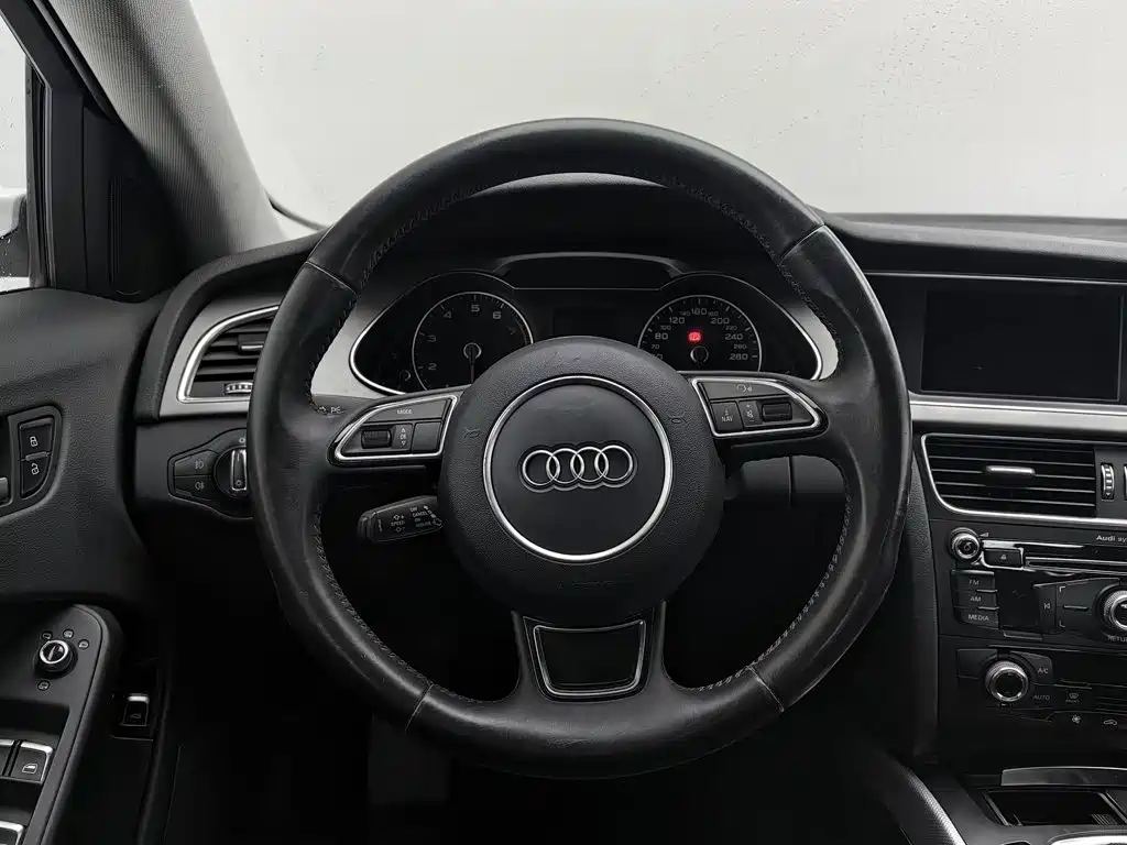 Audi A4L — миниатюра 11