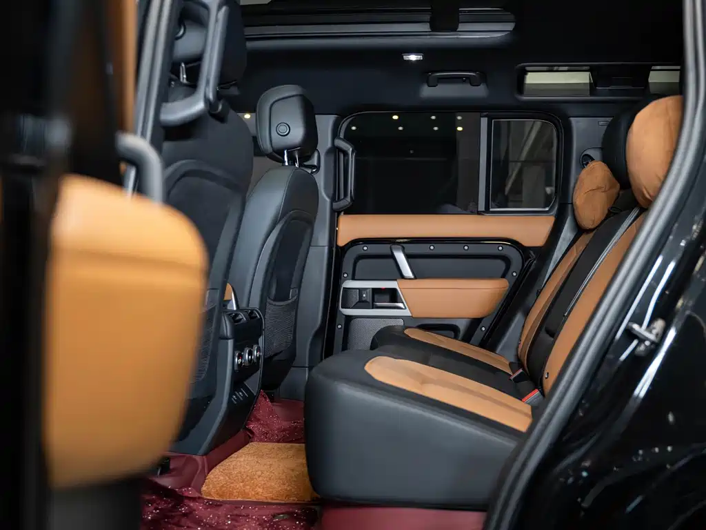 Land Rover Defender — миниатюра 16