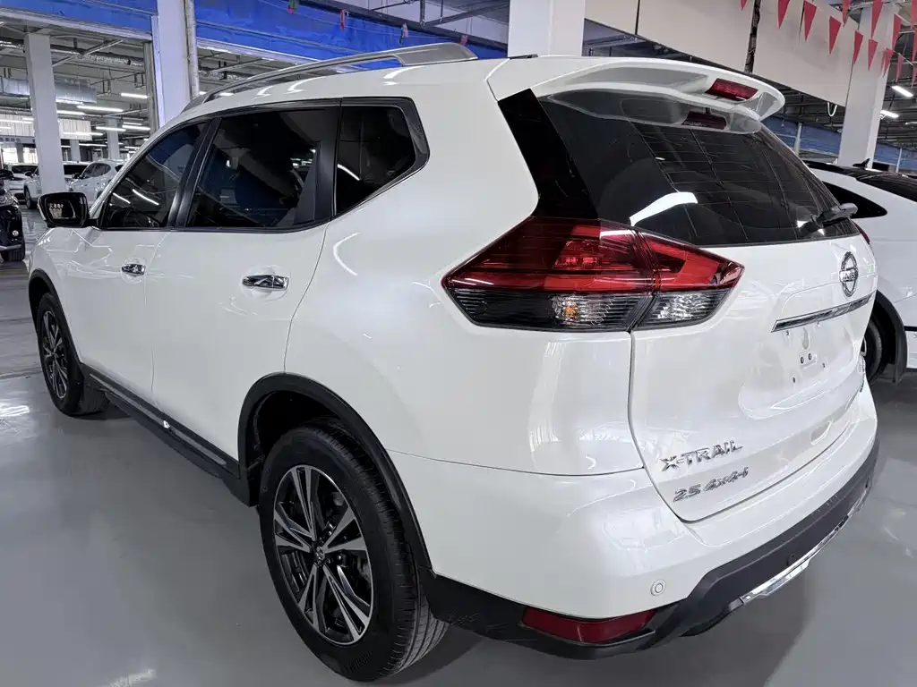 Nissan X-Trail - фото 17