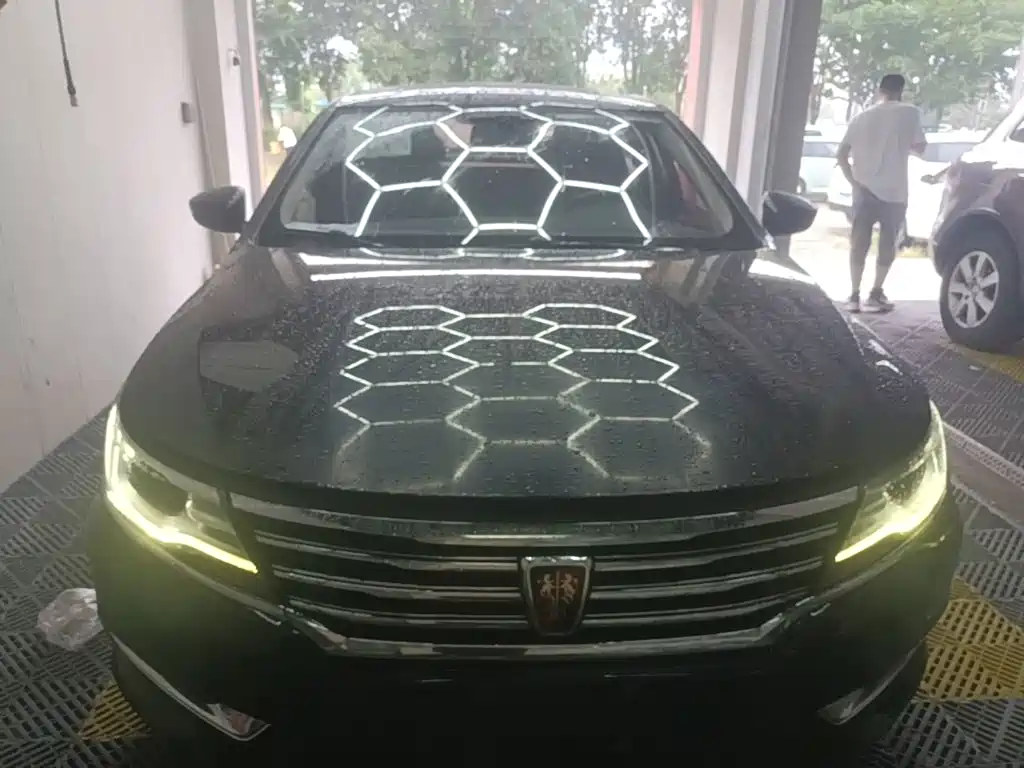 Roewe i6 Classic — миниатюра 3
