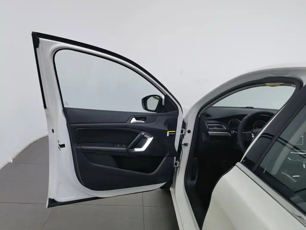 Peugeot 408 2014 1.8L AT Luxury