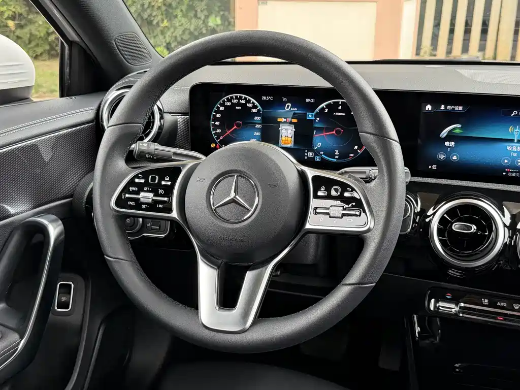 Mercedes-Benz A-Class — миниатюра 5
