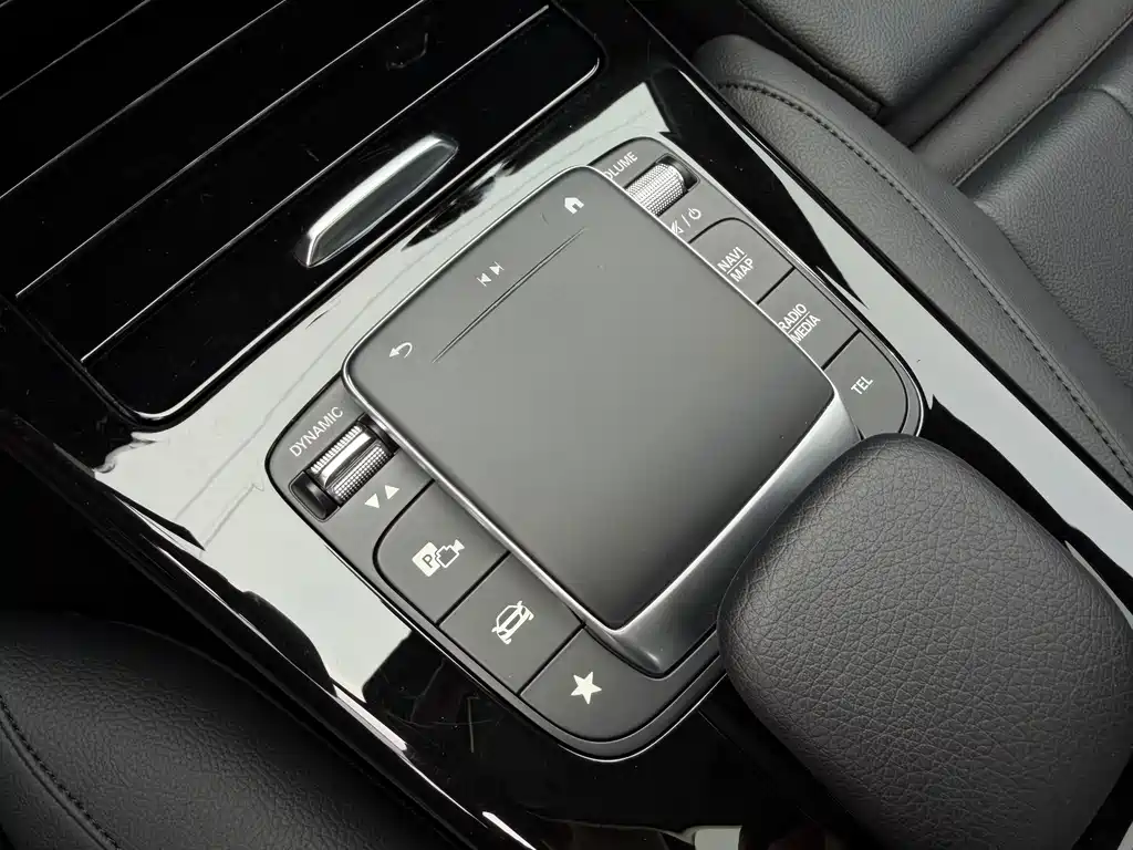 Mercedes-Benz A-Class — миниатюра 8