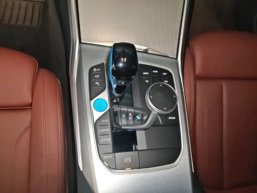 BMW i4 — миниатюра 14