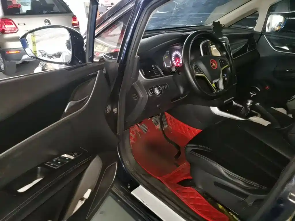BYD MAX — миниатюра 16