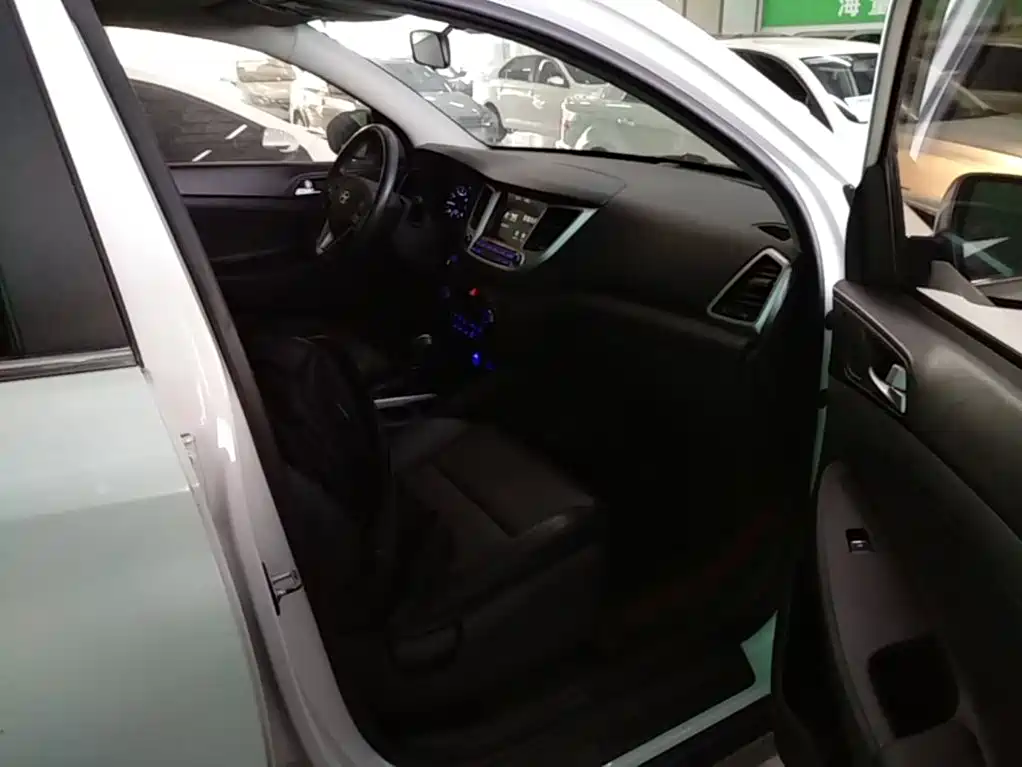 Hyundai Tucson — миниатюра 25