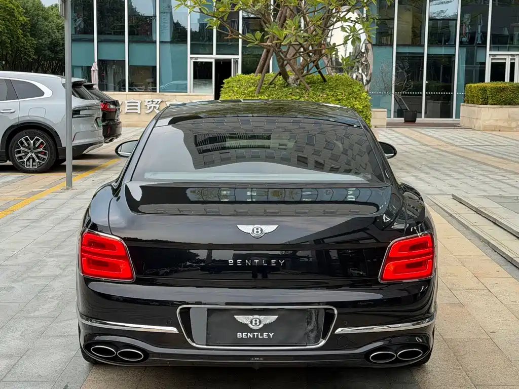 Bentley Flying Spur — миниатюра 12