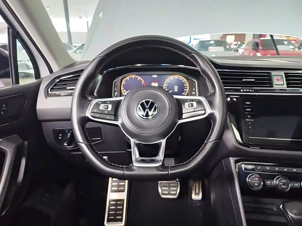 Volkswagen Tiguan L — миниатюра 11