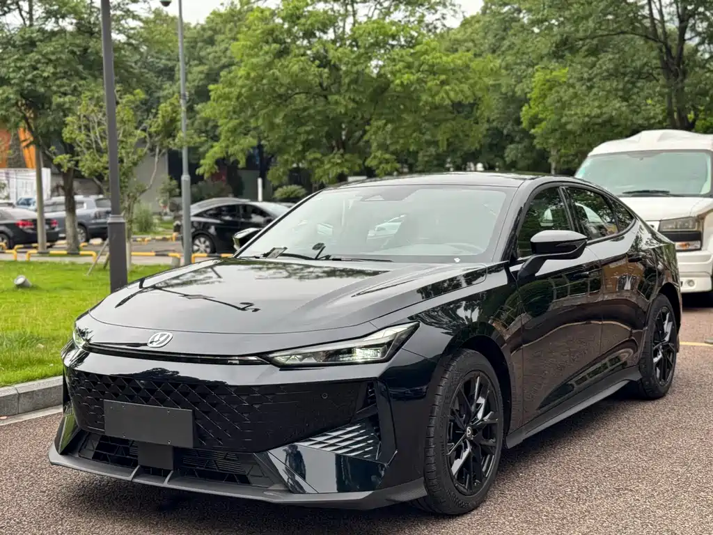 Changan UNI-V 2025