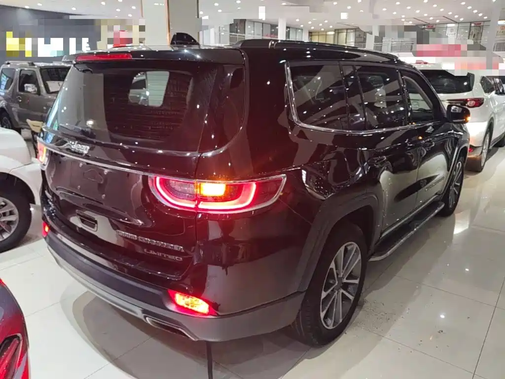 Jeep Grand Commander — миниатюра 7