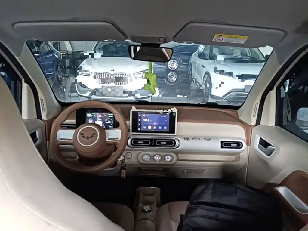 Wuling MINIEV — миниатюра 10