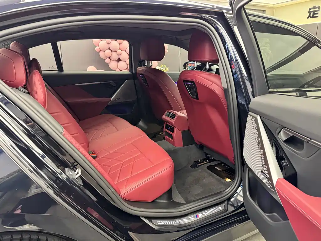 BMW 5 Series — миниатюра 10