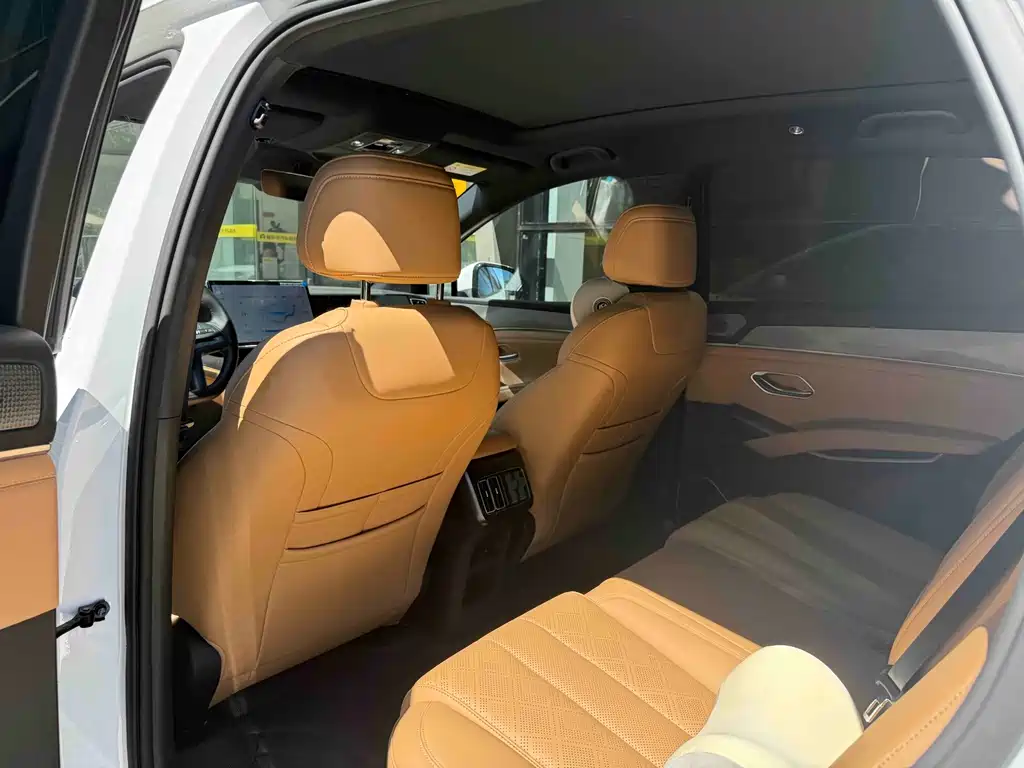 BYD L DM-i — миниатюра 4