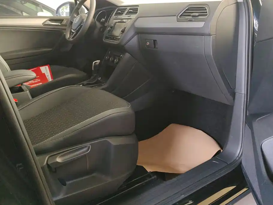 Volkswagen Tiguan L — миниатюра 8