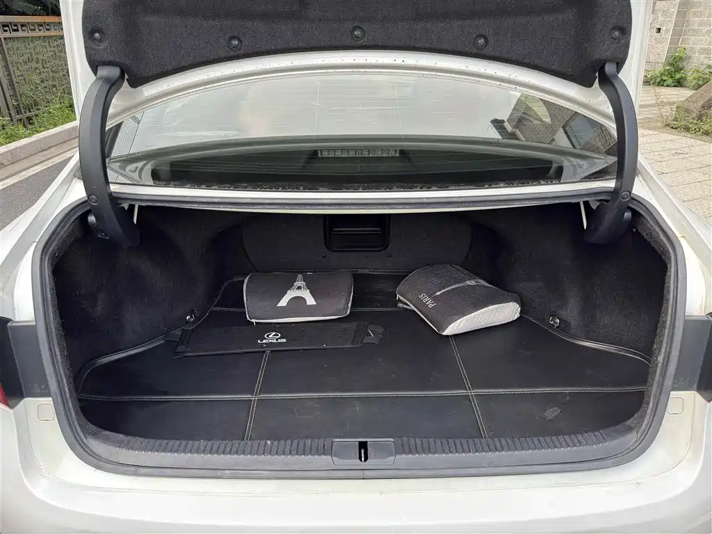 Lexus ES — миниатюра 16