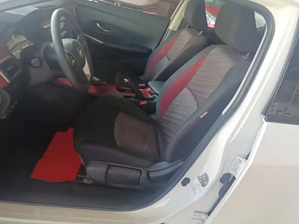 Nissan Bluebird — миниатюра 15