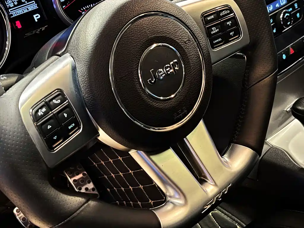 Jeep Grand Cherokee SRT — миниатюра 23