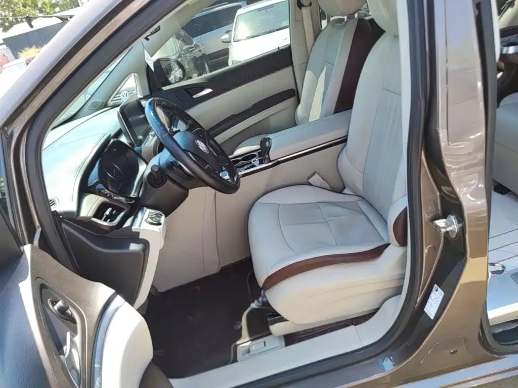 Buick GL8 — миниатюра 15