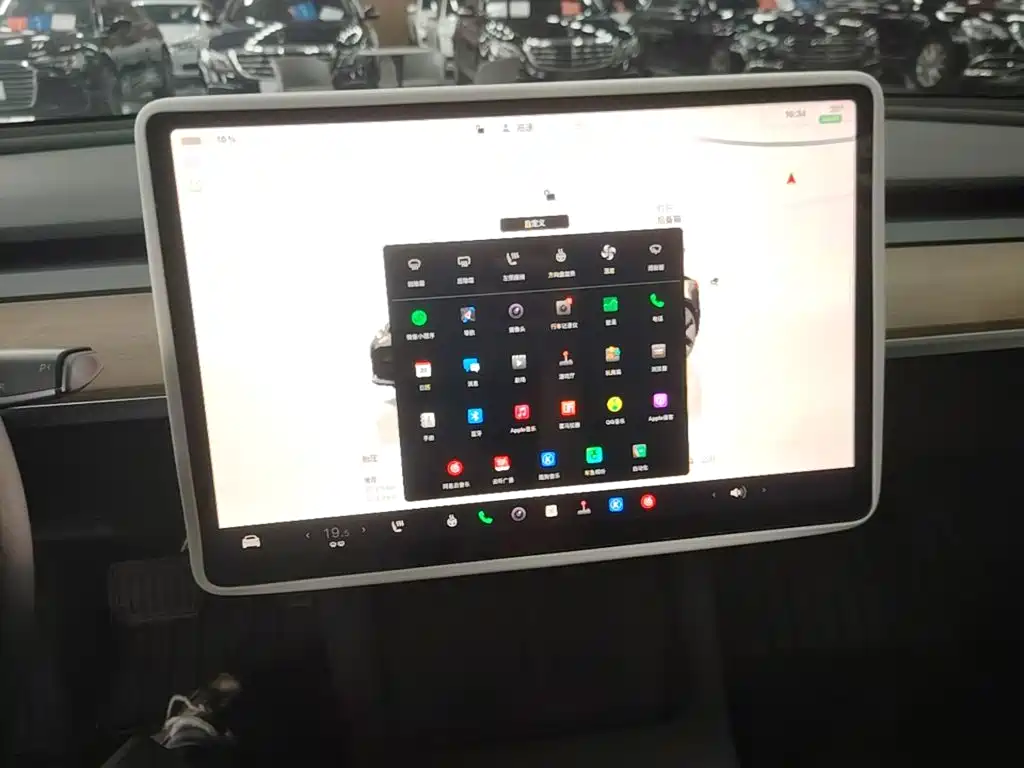 Tesla Model 3 — миниатюра 13