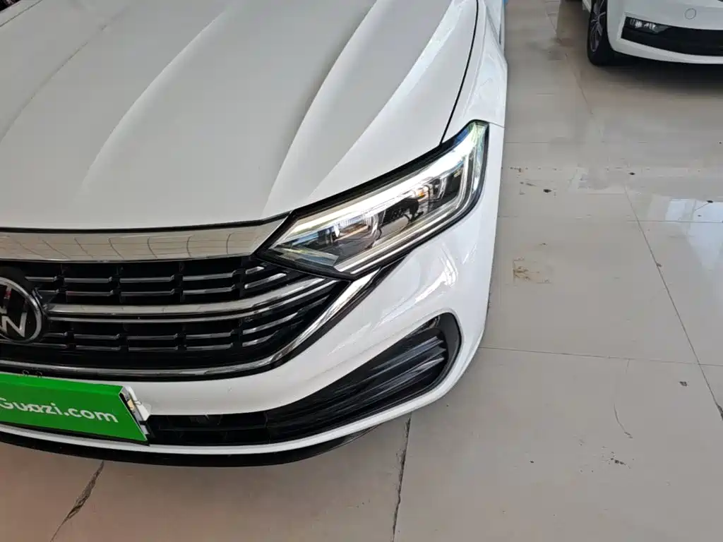 Volkswagen Sagitar — миниатюра 24