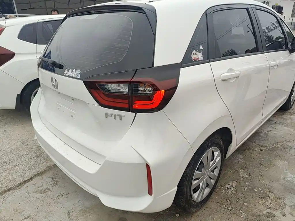 Honda Fit — миниатюра 8