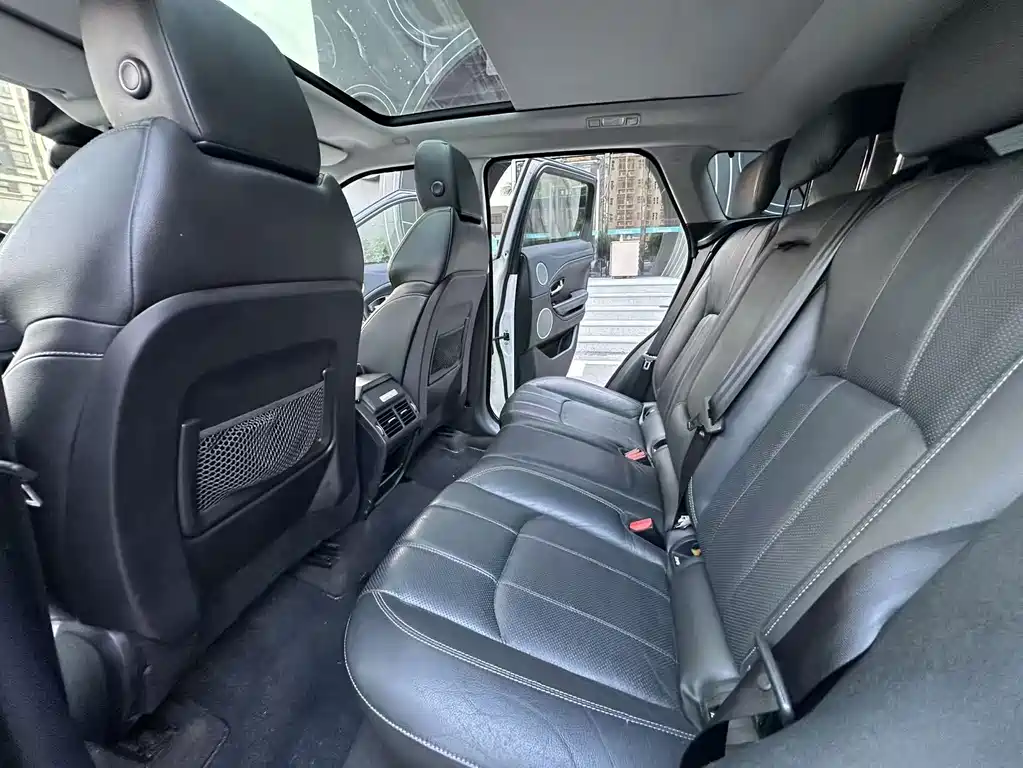 Land Rover Evoque — миниатюра 7