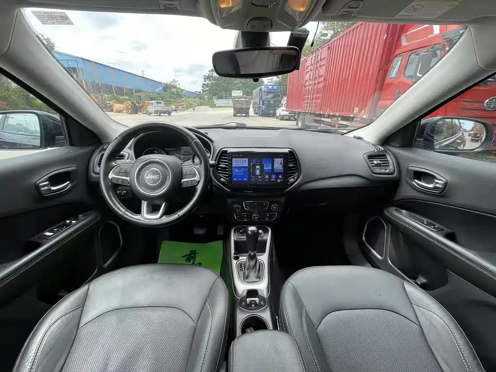 Jeep Compass — миниатюра 5