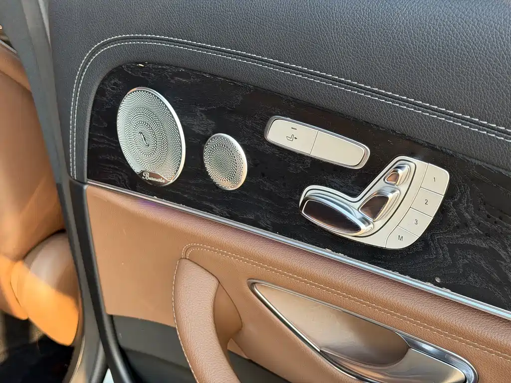 Mercedes-Benz E-Class — миниатюра 14