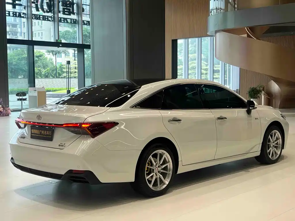 Toyota Avalon — миниатюра 4