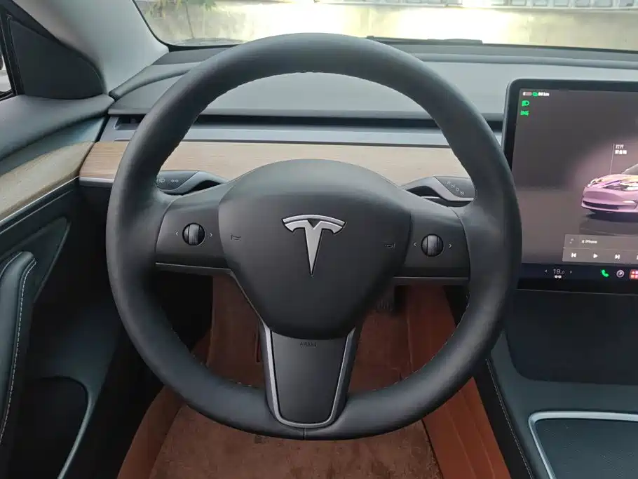 Tesla Model 3 — миниатюра 15