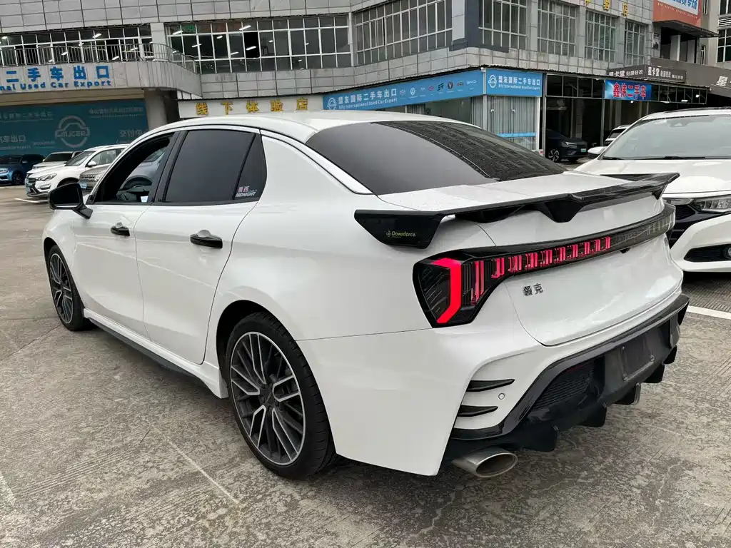 Lynk & Co 03 — миниатюра 7
