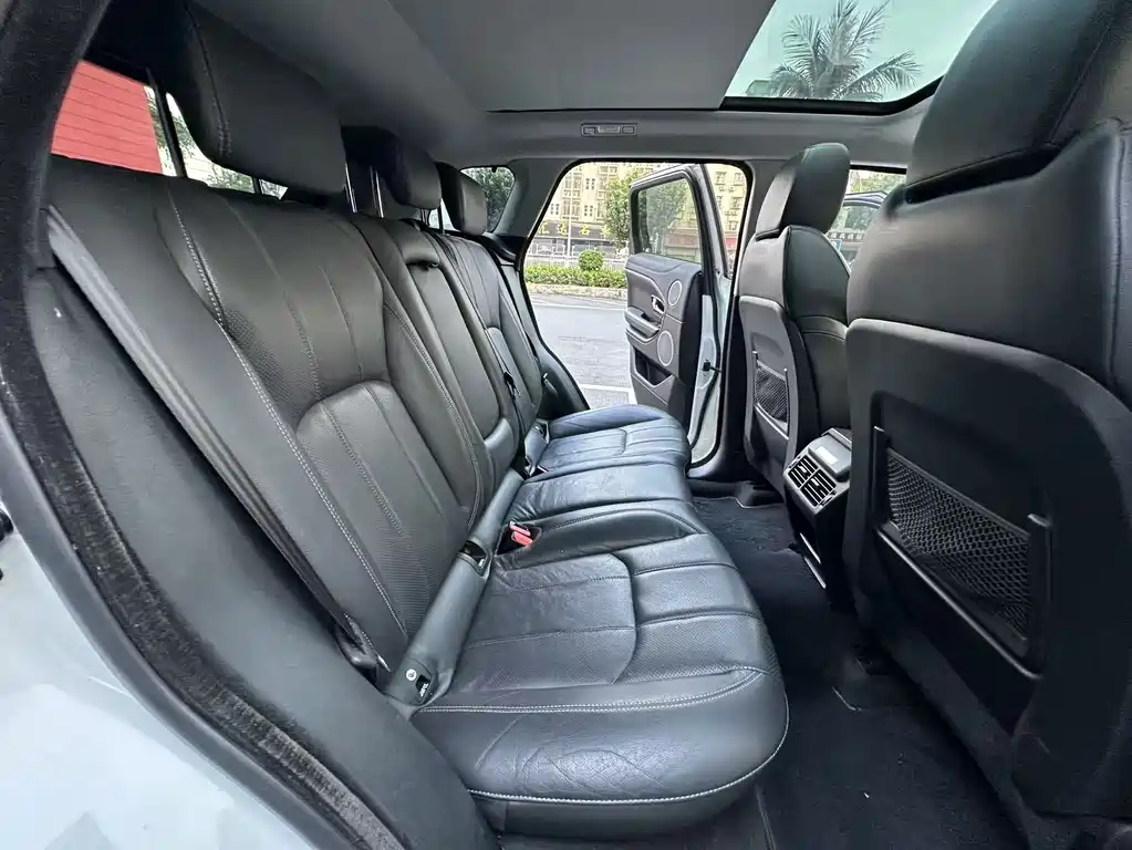 Land Rover Evoque — миниатюра 8