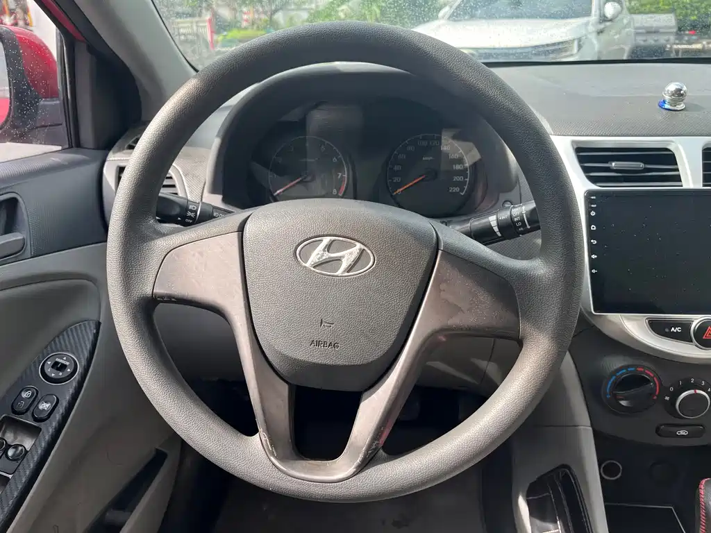 Hyundai Verna — миниатюра 14