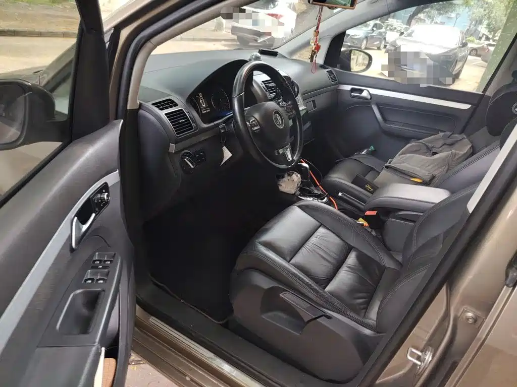 Volkswagen Touran — миниатюра 12