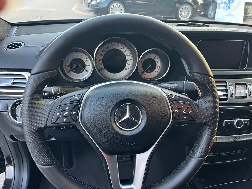 Mercedes-Benz E-Class — миниатюра 51