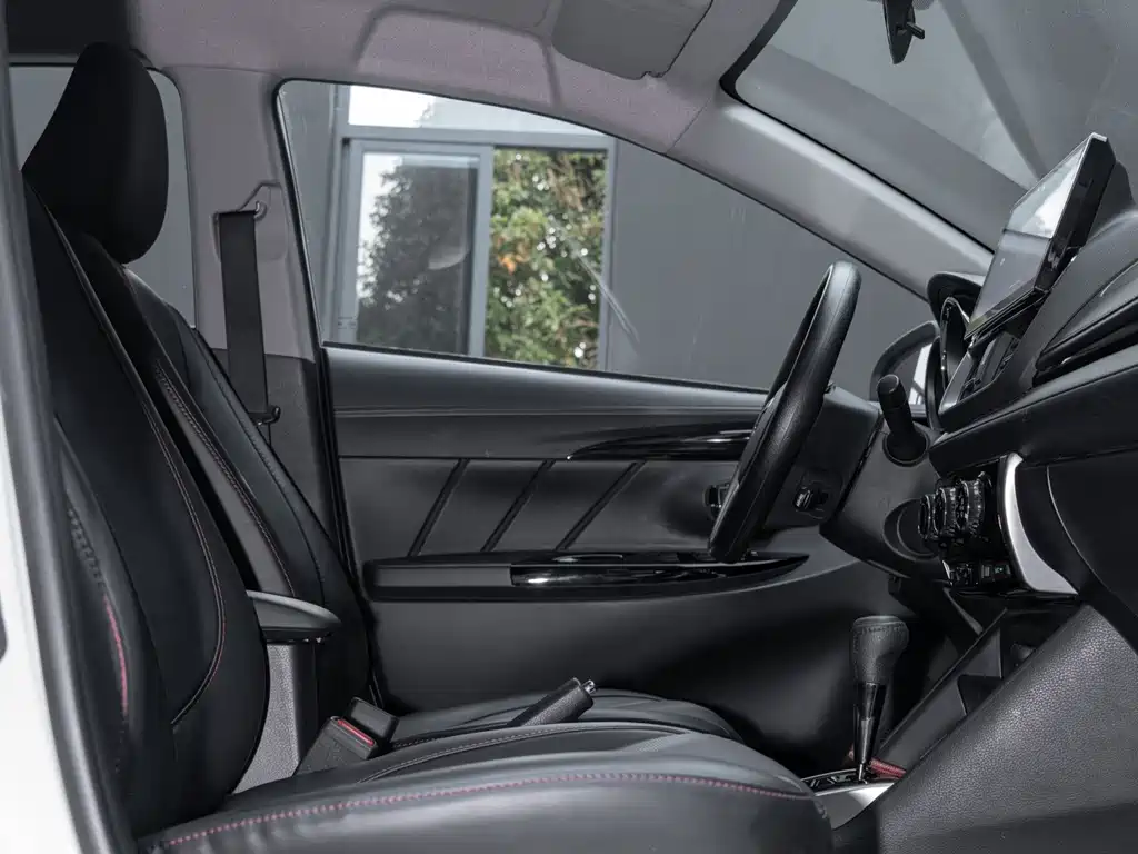 Toyota Yaris L — миниатюра 16