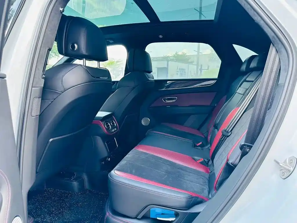 Bentley Bentayga — миниатюра 4