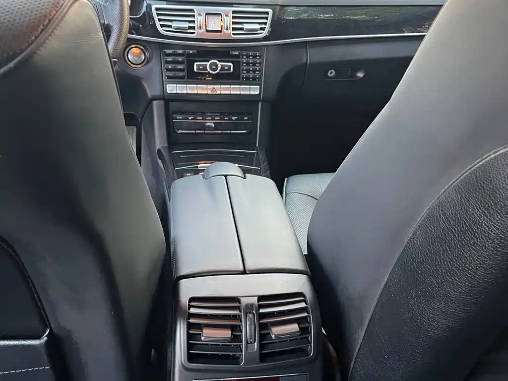 Mercedes-Benz E-Class — миниатюра 46